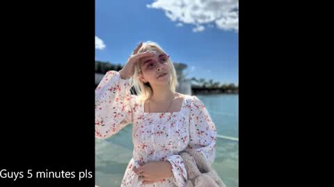 Mia online show from 03-01-26, 05:37