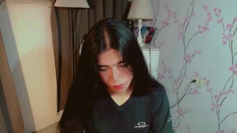 TRIXIE online show from 12-17-25, 11:38