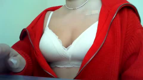 Snapshot of beauty_annyta chatting on 02-25-26, 10:03 beauty_annyta online show from 02-25-26, 10:03