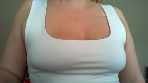 Snapshot of beauty_annyta chatting on 03-06-26, 09:50 beauty_annyta online show from 03-06-26, 09:50