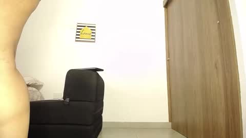 Snapshot of beauty_ass_69 chatting on 02-07-25, 12:42 NATHALIA online show from 02-07-25, 12:42