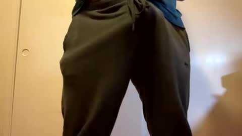 beauty_beastx69 online show from 10-31-25, 07:09