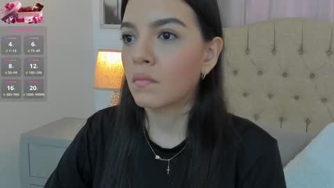 Snapshot of beautyari_ chatting on 09-16-25, 12:28 Ariana Reyes online show from 09-16-25, 12:28