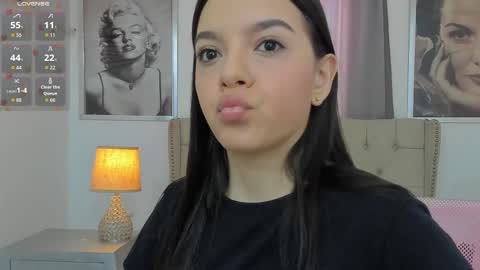 Snapshot of beautyari_ chatting on 10-03-25, 12:13 Ariana Reyes online show from 10-03-25, 12:13