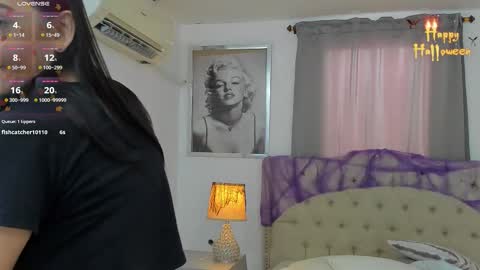 Snapshot of beautyari_ chatting on 10-28-25, 12:52 Ariana Reyes online show from 10-28-25, 12:52