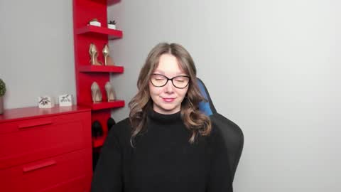 Zoe online show from 11-17-25, 07:25