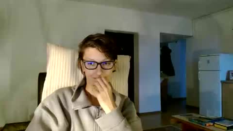 Snapshot of bebacksooon chatting on 12-08-24, 02:09 Raluca online show from 12-08-24, 02:09