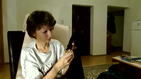 Snapshot of bebacksooon chatting on 12-21-24, 04:25 Raluca online show from 12-21-24, 04:25