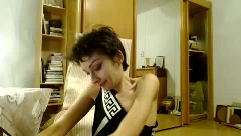 Snapshot of bebacksooon chatting on 03-06-25, 06:59 Raluca online show from 03-06-25, 06:59