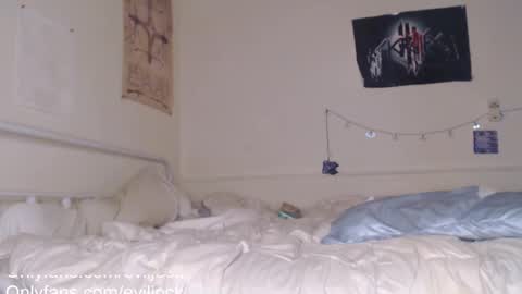 bebe  dust online show from 02-12-25, 04:23