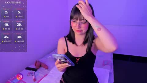 Snapshot of becca_be_ chatting on 09-17-25, 03:08 Becca is here online show from 09-17-25, 03:08