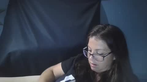 Snapshot of beccabee37 chatting on 09-23-25, 02:14 beccabee37 online show from 09-23-25, 02:14