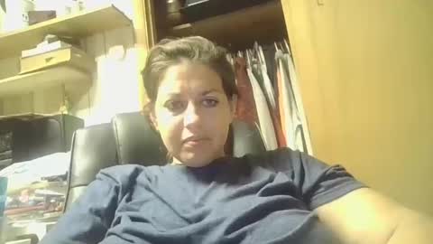 Snapshot of beccabee37 chatting on 10-12-25, 02:16 beccabee37 online show from 10-12-25, 02:16