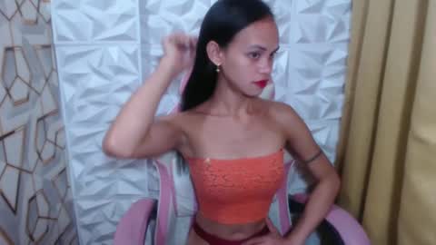Snapshot of beccamiller22 chatting on 02-01-25, 01:02 becca online show from 02-01-25, 01:02