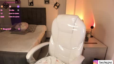 Marzhie online show from 09-16-25, 02:07