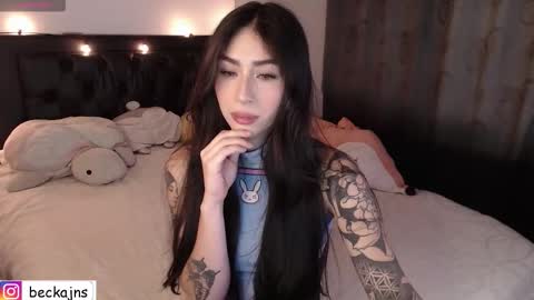 Snapshot of beck__jones chatting on 11-27-25, 04:03 Marzhie online show from 11-27-25, 04:03