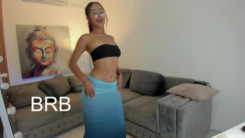 Victoria  online show from 04-23-26, 11:09