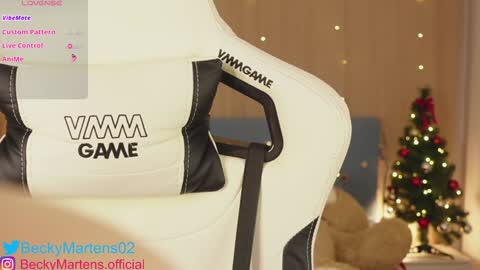 BeckyMartens come join me on    while im offline here  online show from 01-10-25, 06:31