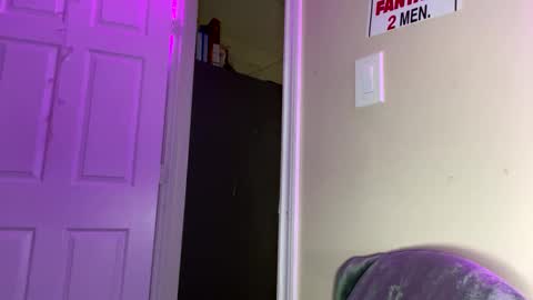 Beckytheclown online show from 02-21-25, 04:26