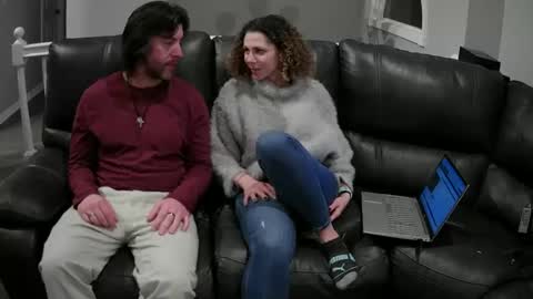 Bedroom king and queen online show from 01-17-25, 02:29