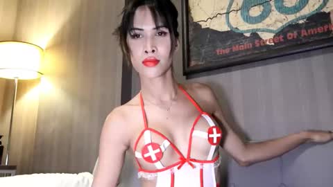 Snapshot of bee_thai chatting on 05-05-26, 03:31 bee_thai online show from 05-05-26, 03:31
