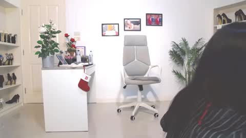 Bee if you ever see the girl who can take 12 inch all the way inside the ass try me online show from 01-14-25, 03:11