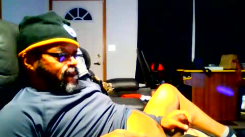 Snapshot of beef69dog chatting on 11-27-25, 08:16 BEEF69DOG online show from 11-27-25, 08:16