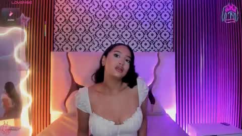 Snapshot of beella_tay1 chatting on 02-04-26, 12:00 BELLA online show from 02-04-26, 12:00