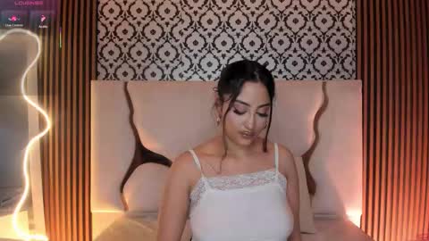 Snapshot of beella_tay1 chatting on 03-05-26, 01:12 BELLA online show from 03-05-26, 01:12