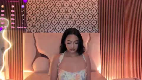 Snapshot of beella_tay1 chatting on 03-11-26, 12:22 BELLA online show from 03-11-26, 12:22