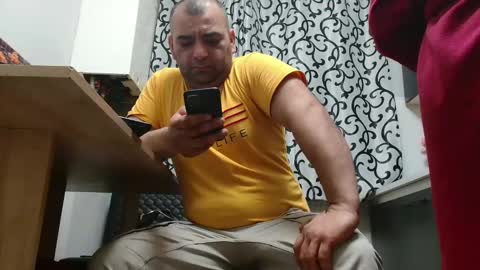 Snapshot of bela747741 chatting on 01-09-25, 11:13 kevin and Bella online show from 01-09-25, 11:13