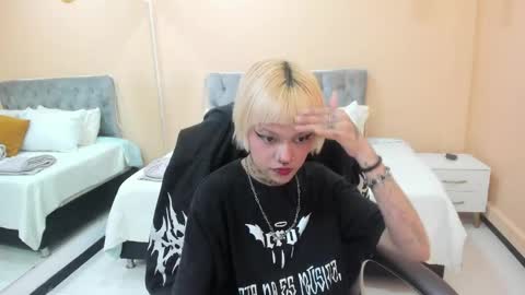 Bela online show from 04-23-26, 01:02