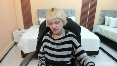 Bela online show from 04-25-26, 01:03