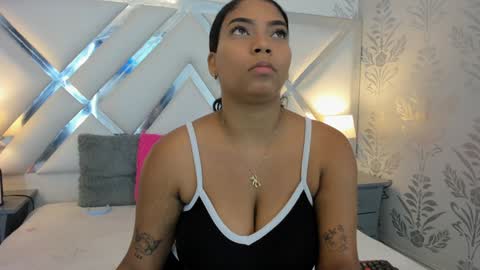 Snapshot of belacampbell chatting on 12-22-24, 07:42 Bela online show from 12-22-24, 07:42