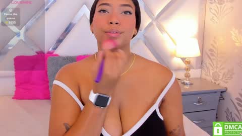 Snapshot of belacampbell chatting on 01-22-25, 07:45 Bela online show from 01-22-25, 07:45