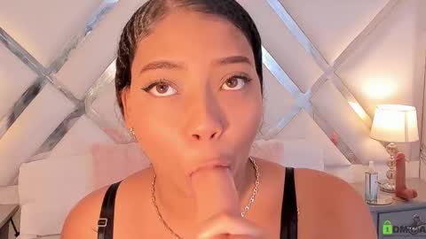 Snapshot of belacampbell chatting on 03-11-25, 11:37 Bela online show from 03-11-25, 11:37