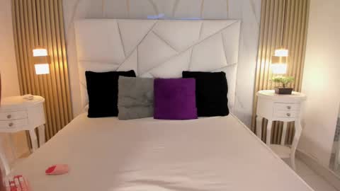 Snapshot of belacampbell chatting on 09-16-25, 05:08 Bela online show from 09-16-25, 05:08