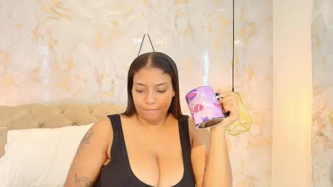 Snapshot of belacampbell chatting on 10-07-25, 02:14 Bela online show from 10-07-25, 02:14