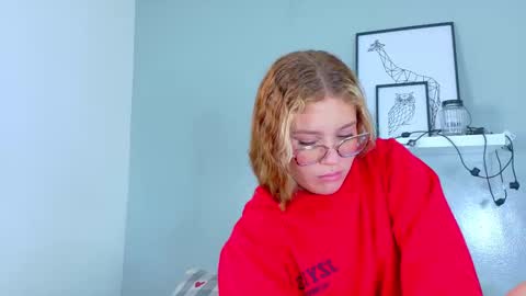 Snapshot of belamiller chatting on 11-11-25, 11:32 BELA online show from 11-11-25, 11:32