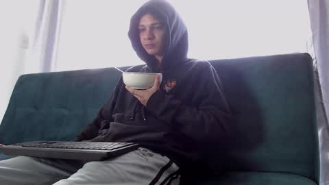 independent model online show from 01-21-25, 06:34