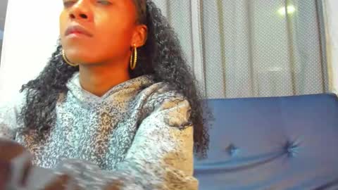 Snapshot of belen10 chatting on 09-13-25, 11:43 Belen  online show from 09-13-25, 11:43