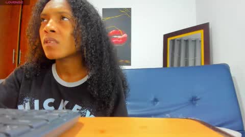 Snapshot of belen10 chatting on 10-14-25, 11:44 Belen  online show from 10-14-25, 11:44