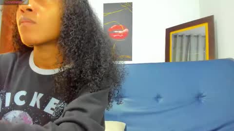 Snapshot of belen10 chatting on 10-16-25, 11:33 Belen  online show from 10-16-25, 11:33