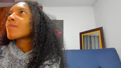Snapshot of belen10 chatting on 10-18-25, 11:44 Belen  online show from 10-18-25, 11:44