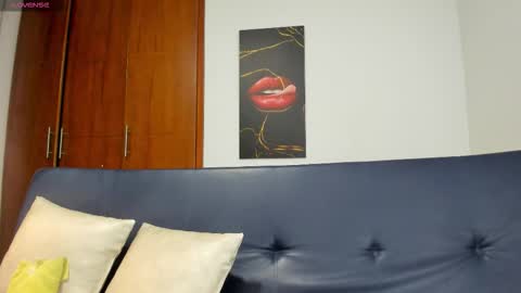 Snapshot of belen10 chatting on 10-27-25, 11:36 Belen online show from 10-27-25, 11:36