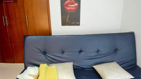 Snapshot of belen10 chatting on 10-28-25, 11:36 Belen online show from 10-28-25, 11:36