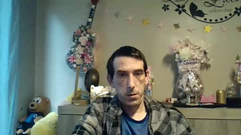 Snapshot of belgianboy33 chatting on 11-23-25, 09:53 Dreamcock online show from 11-23-25, 09:53