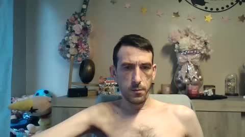 Snapshot of belgianboy33 chatting on 12-05-25, 08:45 Dreamcock online show from 12-05-25, 08:45