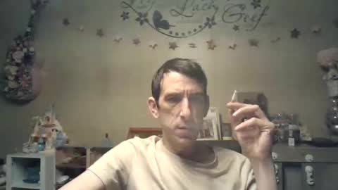 Snapshot of belgianboy33 chatting on 02-17-26, 06:14 Dreamcock online show from 02-17-26, 06:14
