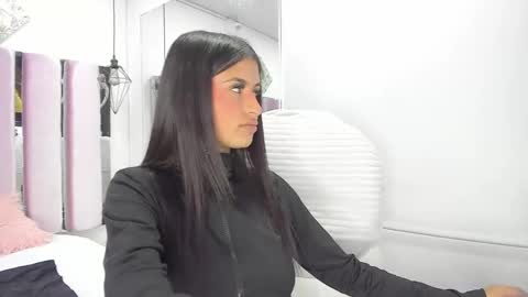 Snapshot of belinda_ws chatting on 12-10-24, 07:54 Bella online show from 12-10-24, 07:54